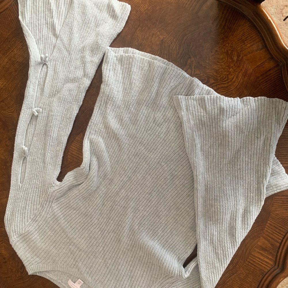 Lauren Conrad sweater
